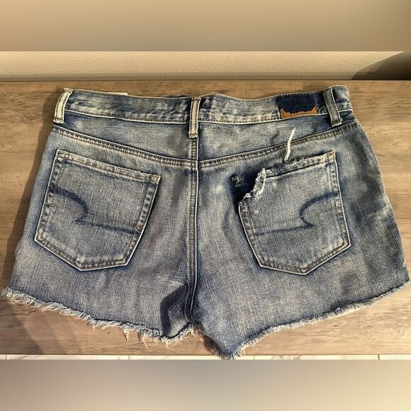 American Eagle- Distressed Jean Shorts - Picture 4 of 5